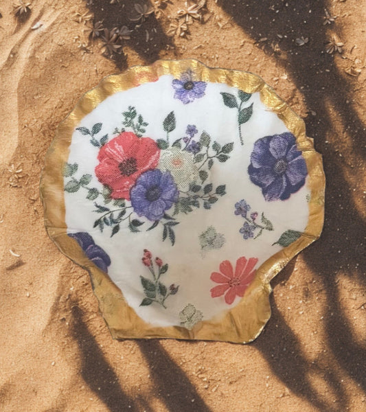 Clam Shell Trinket Dish - Blue and Red Floral